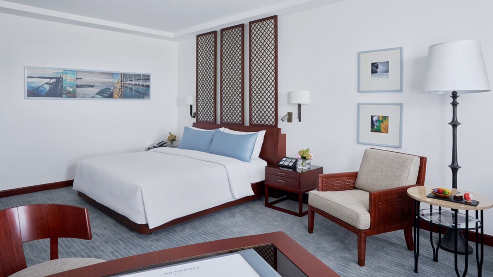 The Peninsula Manila Grand Deluxe King Renovated Room - 5 star hotel Makati, 5 star hotel Philippines, 5 star hotels in Makati
