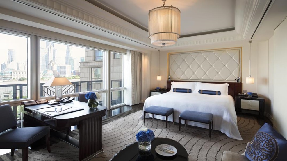 Peinsula Shanghai Deluxe River Room