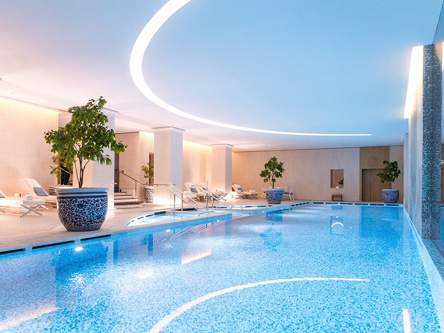 Rolls - The Peninsula Paris